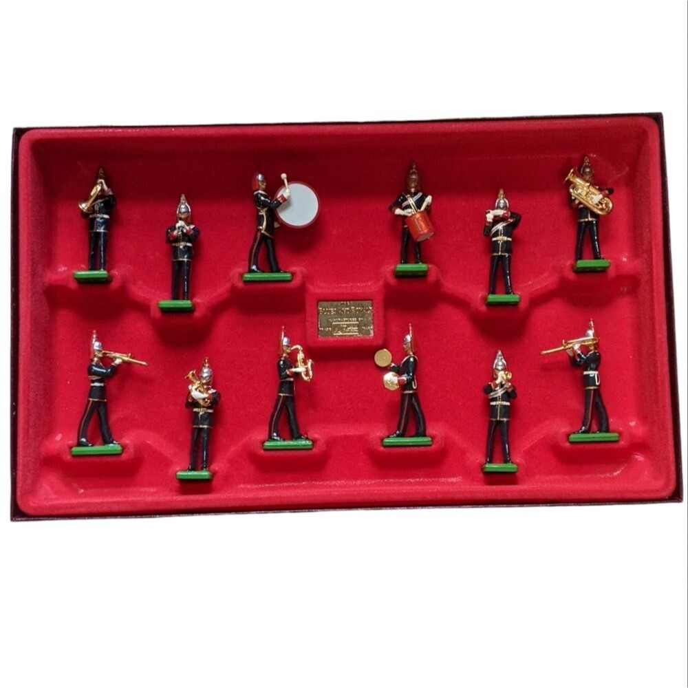 Britain's limited edition Blues & Royals12 piece set no. 0178